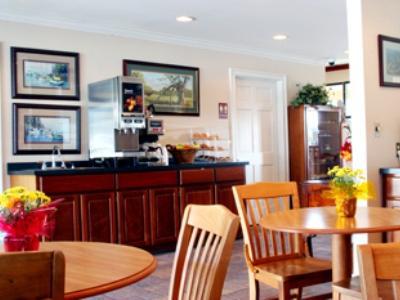 Days Inn By Wyndham Alexander City Restaurant photo