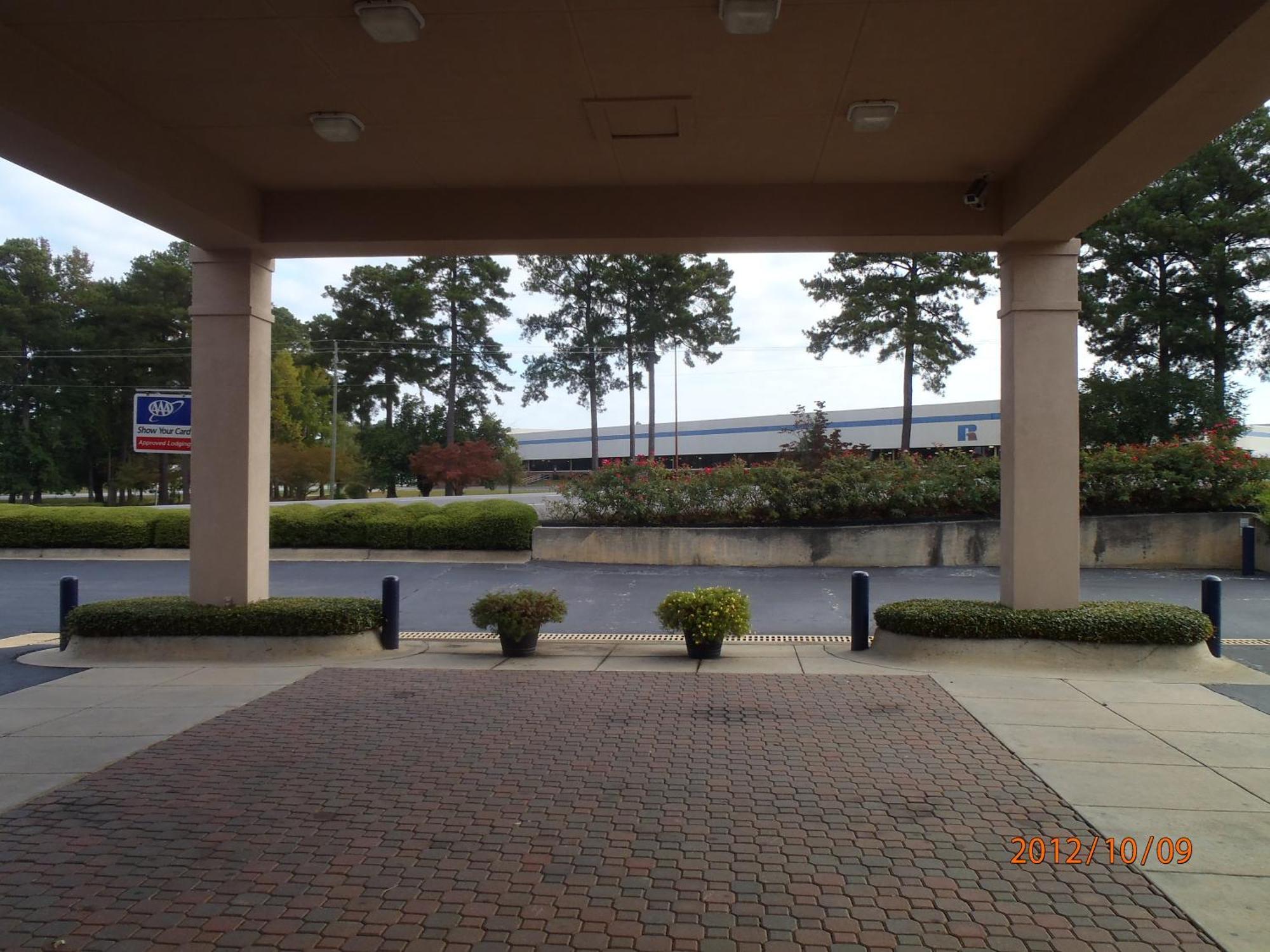 Days Inn By Wyndham Alexander City Exterior photo