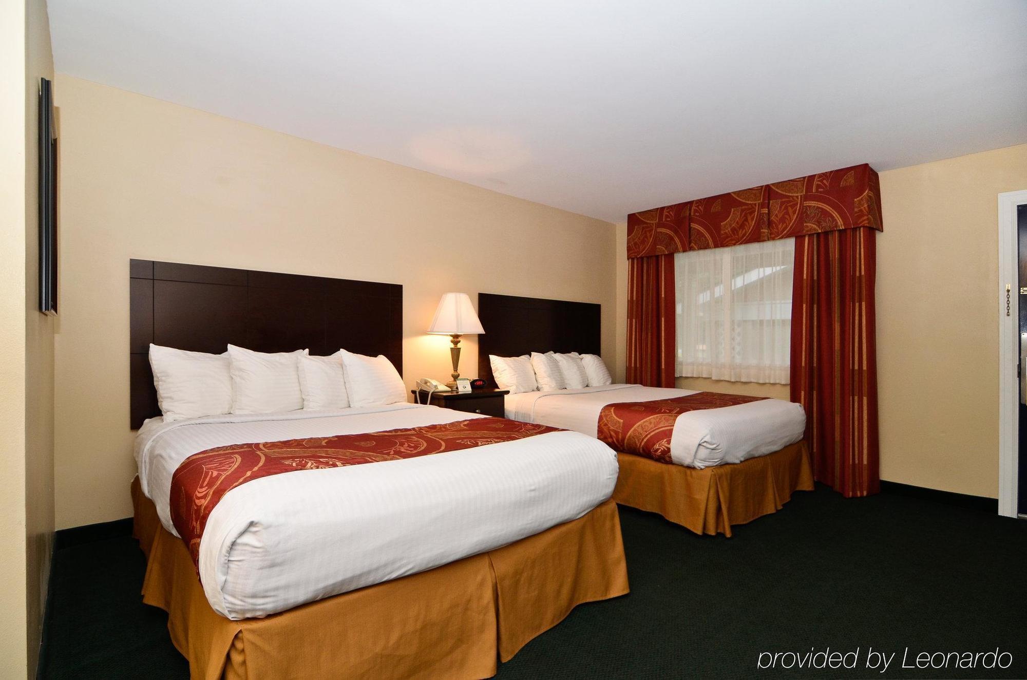 Days Inn By Wyndham Alexander City Room photo